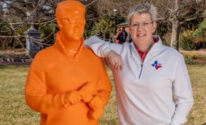 Jenn Makins, IF/THEN Ambassador, North Texas STEM Teacher Honored With Her Own Statue at Women’s Exhibit at Smithsonian