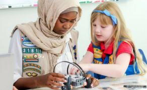 Girls Scouts Eagerly Await the Arrival of the “Dream Lab”, Where Young Girls Will Be Able To Discover STEM Subjects and Activities!